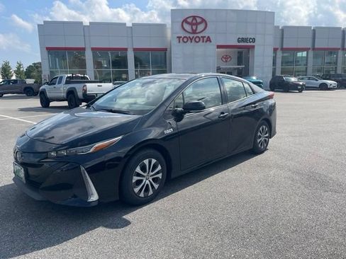 Used 2020 Toyota Prius Prime LE FWD image 2