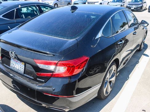 Used 2018 Honda Accord Touring image 14