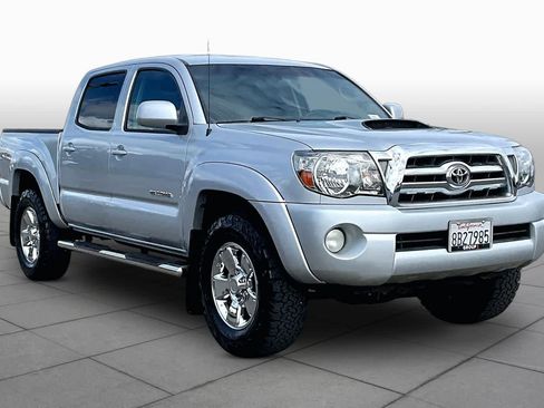 Used 2006 Toyota Tacoma PreRunner w/ TRD Sport Pkg #1 RWD image 2