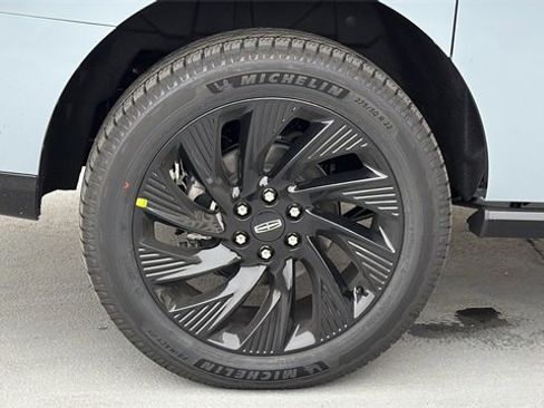 New 2025 Lincoln Navigator L Reserve w/ Jet Appearance Package image 5