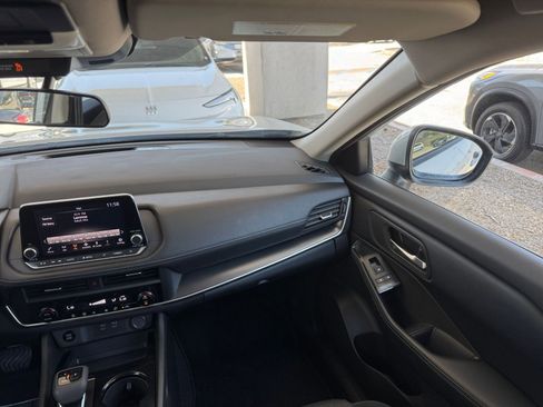 Used 2025 Nissan Rogue SV FWD image 37