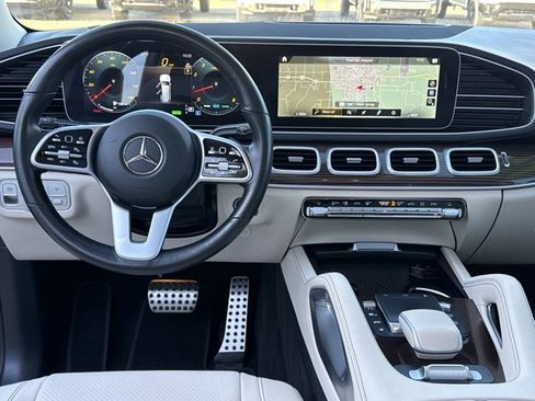 Used 2023 Mercedes-Benz GLS 450 4MATIC image 8