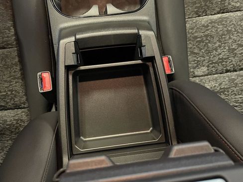 Used 2024 Chevrolet Colorado Z71 w/ Z71 Convenience Package 2 image 38