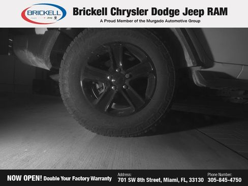 Used 2019 Jeep Wrangler Unlimited Sahara AWD/4WD image 11