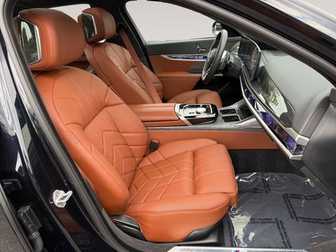 Certified 2026 BMW 750e xDrive AWD/4WD image 15
