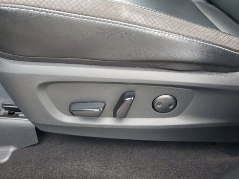 Used 2024 Nissan Pathfinder SL image 11