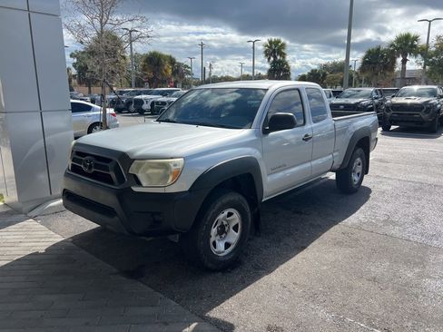 Used 2012 Toyota Tacoma PreRunner image 2