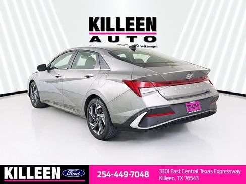 Used 2024 Hyundai Elantra SEL w/ Convenience Package FWD image 7