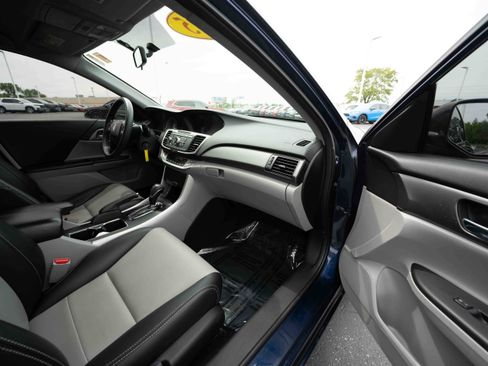 Used 2015 Honda Accord LX image 25
