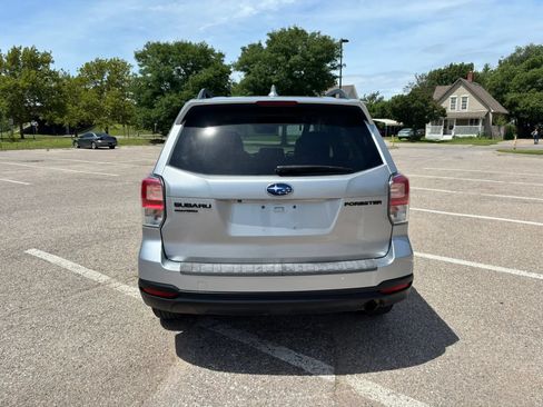 Used 2018 Subaru Forester 2.5i Premium AWD/4WD image 6