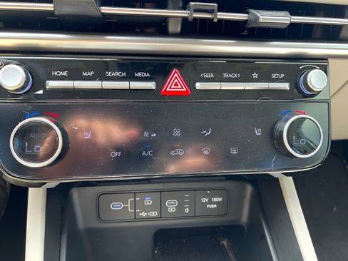 Certified 2025 Hyundai Tucson SEL AWD/4WD image 28