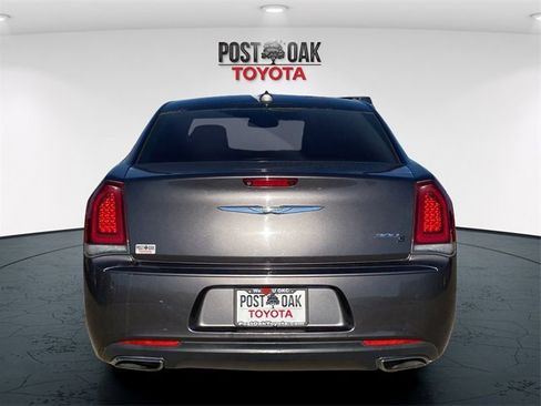 Used 2015 Chrysler 300 S image 6