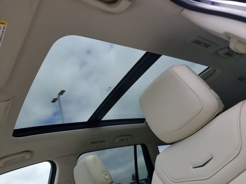 Used 2025 Cadillac XT6 Premium Luxury w/ LPO, Floor Liner Package AWD/4WD image 6