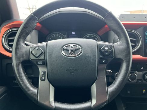 Used 2017 Toyota Tacoma TRD Off-Road image 22