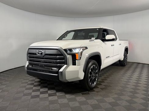 Used 2025 Toyota Tundra Limited AWD/4WD image 2