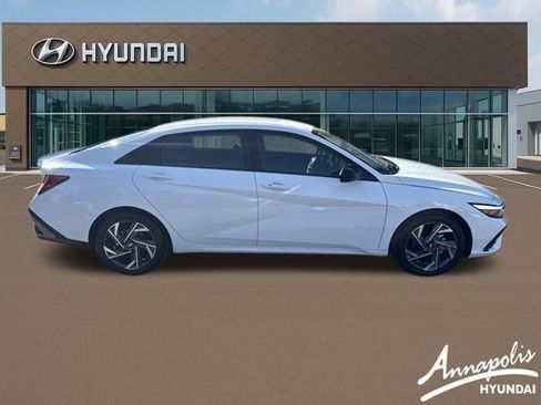 Certified 2025 Hyundai Elantra Sport image 6