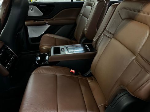 Used 2025 Lincoln Aviator Reserve w/ Equipment Group 201A AWD/4WD image 10