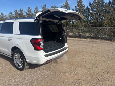 Used 2023 Ford Expedition Platinum image 37