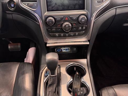 Used 2018 Jeep Grand Cherokee Limited w/ Luxury Group II AWD/4WD image 12