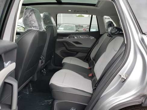New 2026 Volkswagen Tiguan SE AWD/4WD image 8