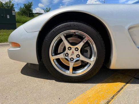 Used 2003 Chevrolet Corvette Convertible w/ Preferred Equipment Group1 RWD image 12