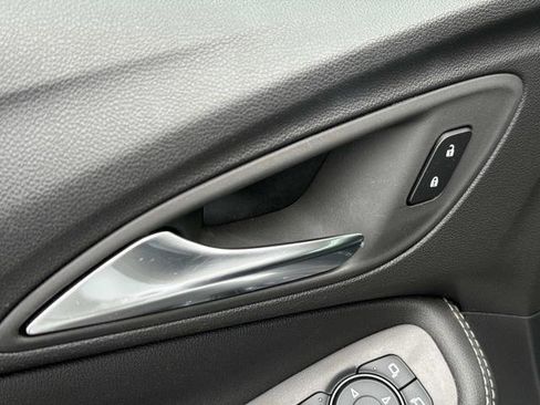 Used 2024 Buick Encore GX Preferred FWD image 7