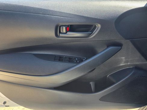 Used 2022 Toyota Corolla LE FWD image 9