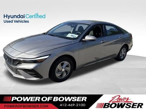 Used 2025 Hyundai Elantra SE w/ Cargo Package FWD image 1