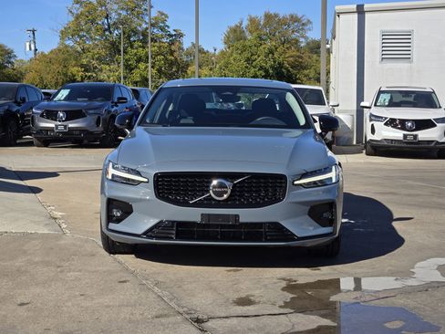 Used 2024 Volvo S60 B5 Core image 3