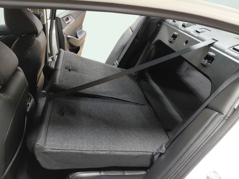 Used 2023 Nissan Maxima SV w/ Floor Mat Group FWD image 15