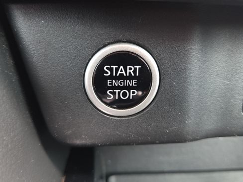 Used 2023 Nissan Rogue S AWD/4WD image 38