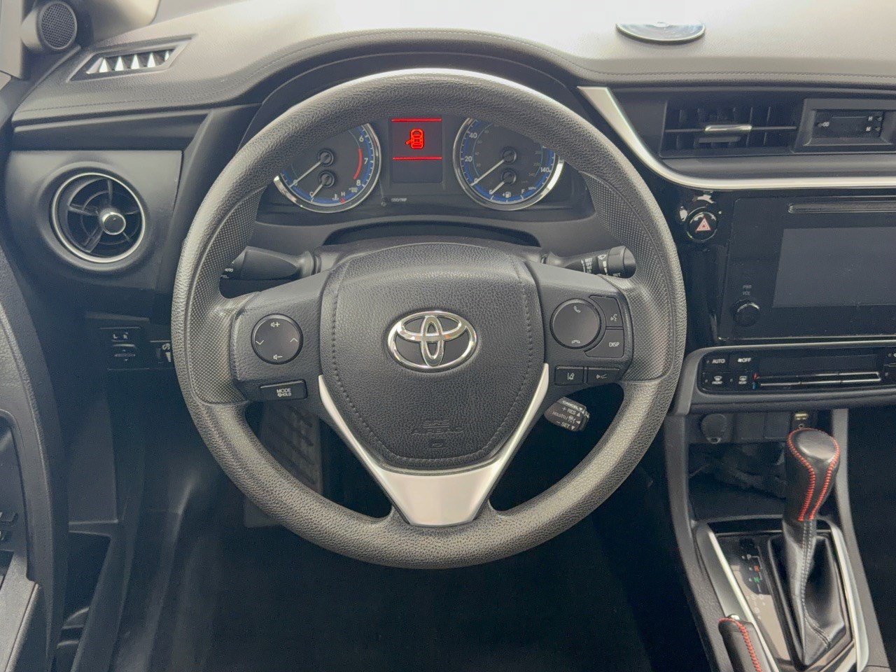 Used 2017 Toyota Corolla LE FWD image 10
