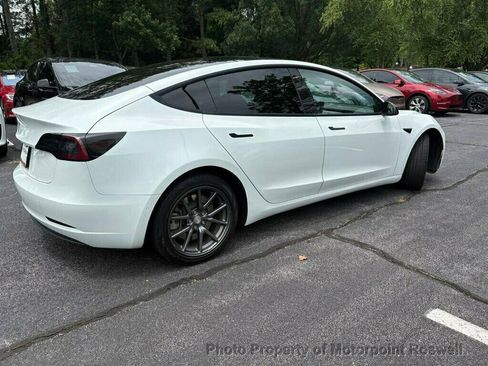 Used 2022 Tesla Model 3 Long Range AWD/4WD image 10