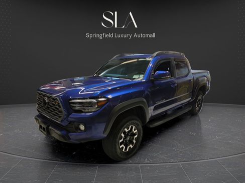 Used 2023 Toyota Tacoma TRD Off-Road AWD/4WD image 4