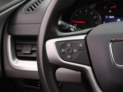 Used 2024 GMC Terrain SLE image 11