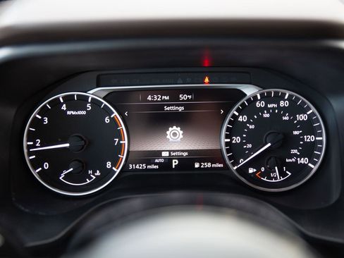 Used 2022 Nissan Rogue SV image 13