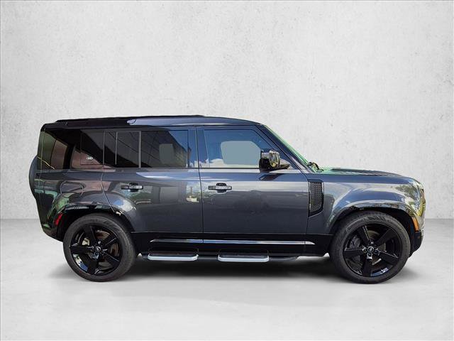 Used 2024 Land Rover Defender 110 X-Dynamic SE AWD/4WD image 4