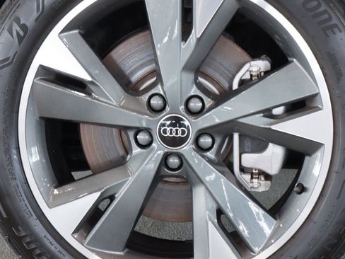 Certified 2024 Audi Q4 e-tron Premium Plus image 4