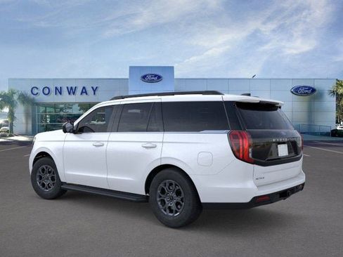 New 2025 Ford Expedition Active image 4