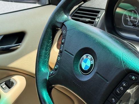 Used 2001 BMW 330i Sedan RWD image 19