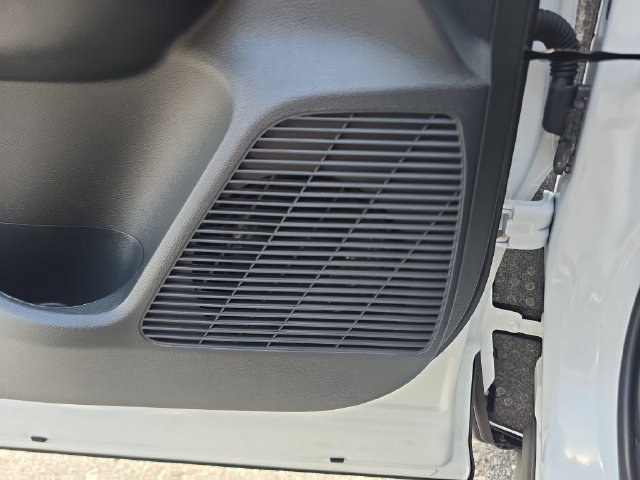 Used 2025 Nissan Kicks SR FWD image 17