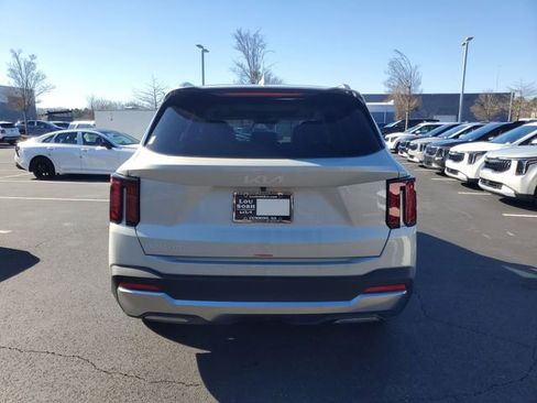 New 2026 Kia Sorento S w/ S Panoramic Sunroof Package FWD image 5
