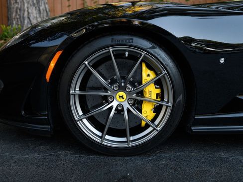 Used 2021 Ferrari 812 GTS image 12