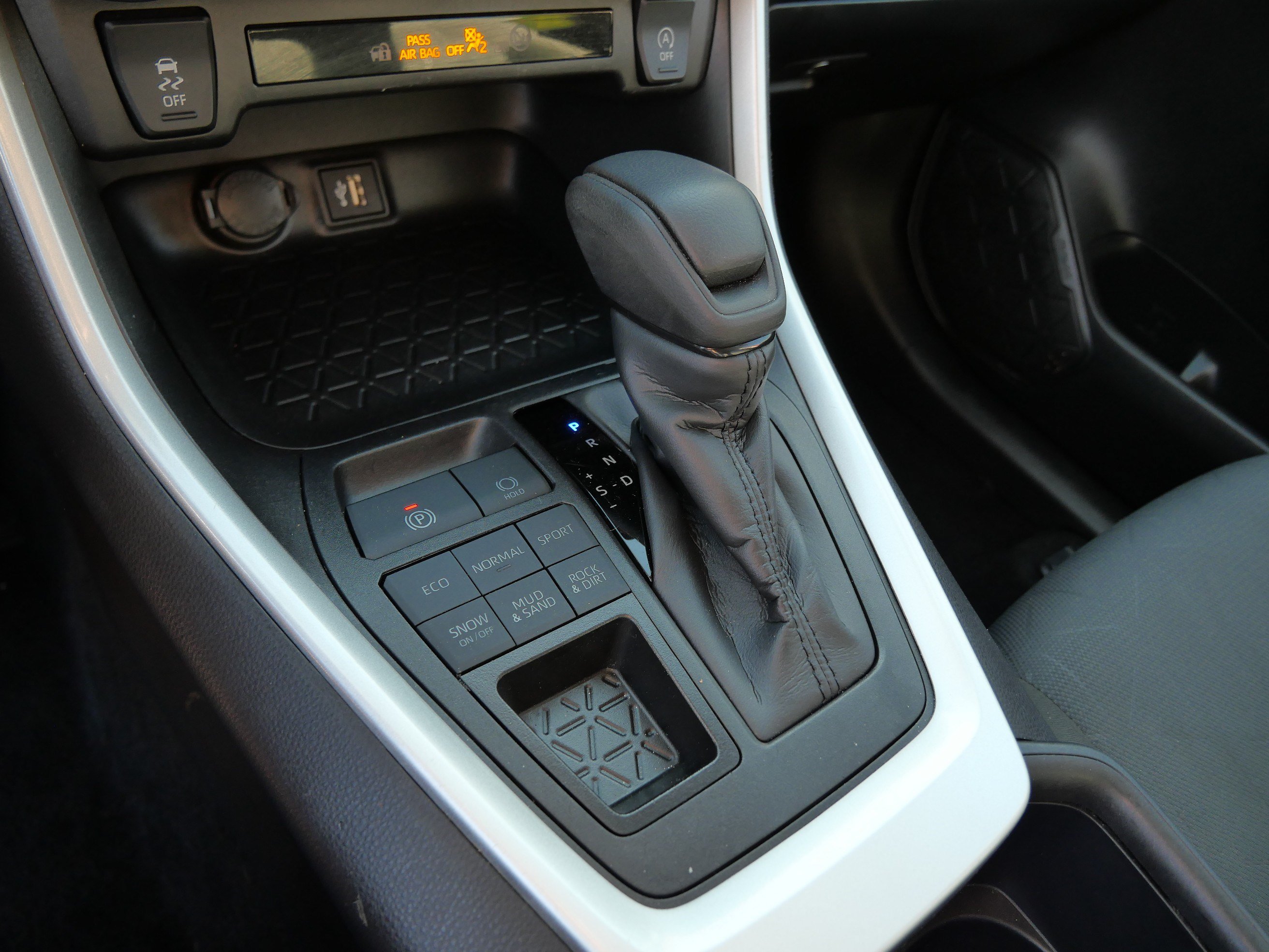 Certified 2025 Toyota RAV4 XLE AWD/4WD image 25