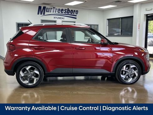 Used 2025 Hyundai Venue SEL FWD image 4