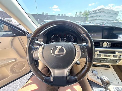 Used 2015 Lexus ES 350 w/ Luxury Package FWD image 14