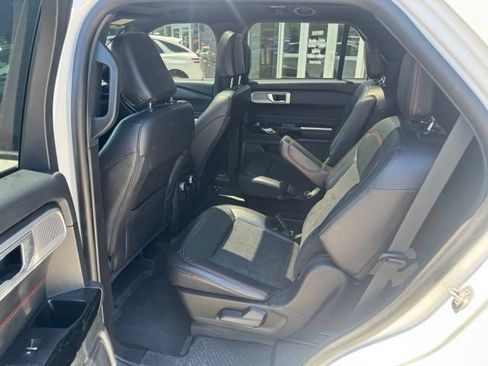 Used 2023 Ford Explorer ST-Line w/ Class IV Trailer Tow Package AWD/4WD image 37