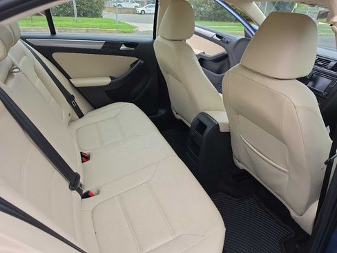 Used 2018 Volkswagen Jetta SE FWD image 15