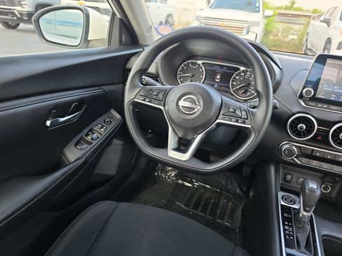 Used 2024 Nissan Sentra SV FWD image 9