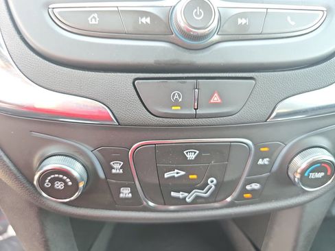 Used 2023 Chevrolet Equinox LT image 27